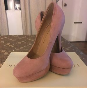 Sexy comfy LC Suede Platform Pumps!!